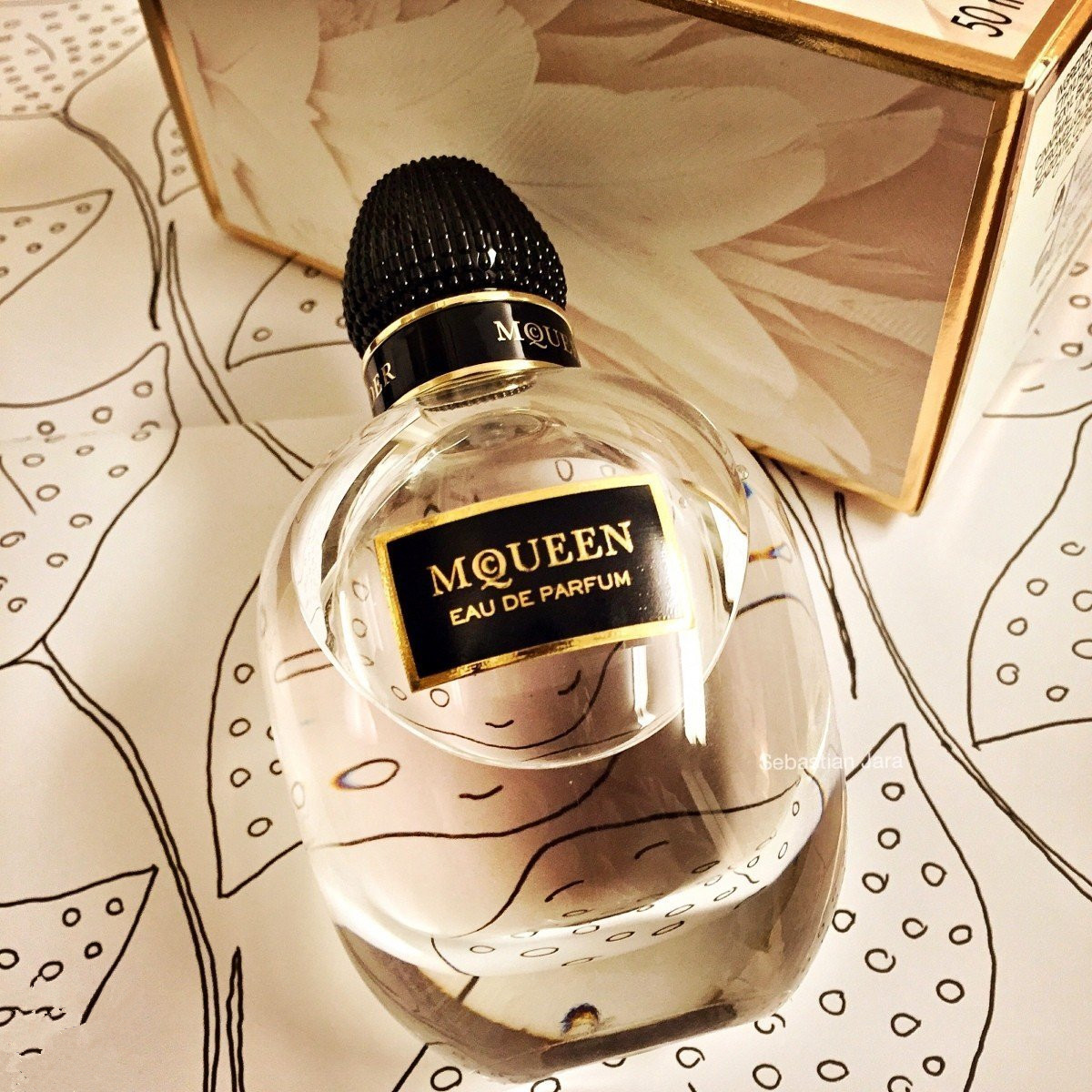 亚历山大·麦昆 同名女士香水小样 EDP Alexander McQueen McQueen Eau de Parfum - 香氛世嘉
